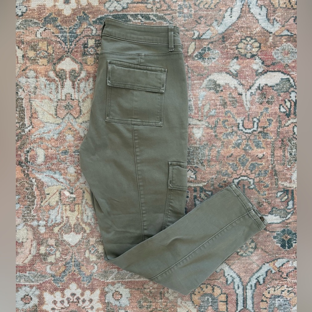 🍃🦋 White House Black Market Women’s Skimmer Cargo Skinny Ankle Pants